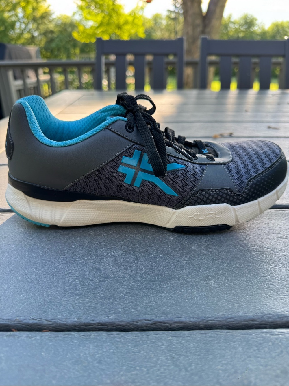 KURU Quantum Sneakers in Urban Concrete, White & Topaz Blue - Picture 5 of 9